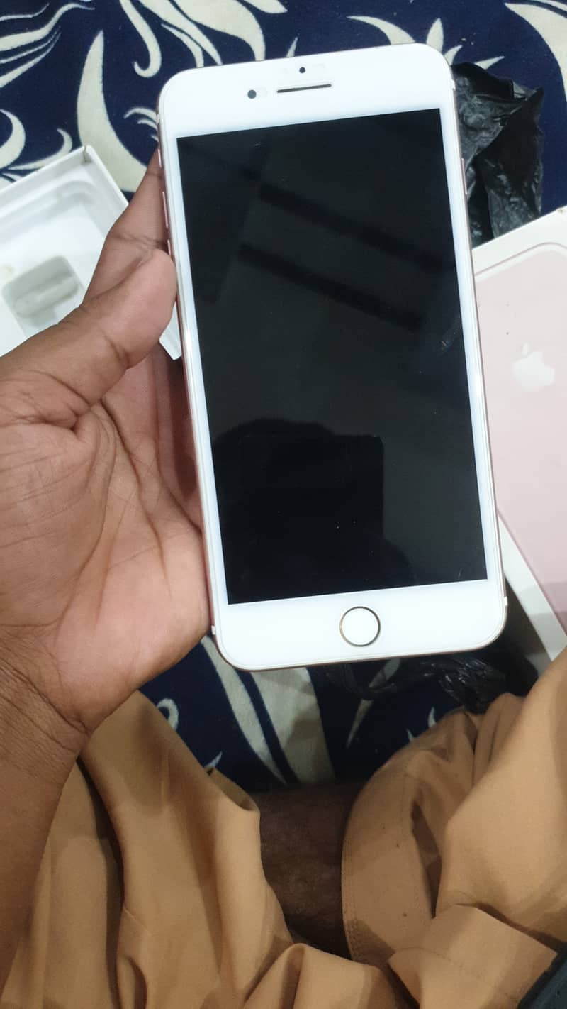 Apple iPhone 7 Plus 2