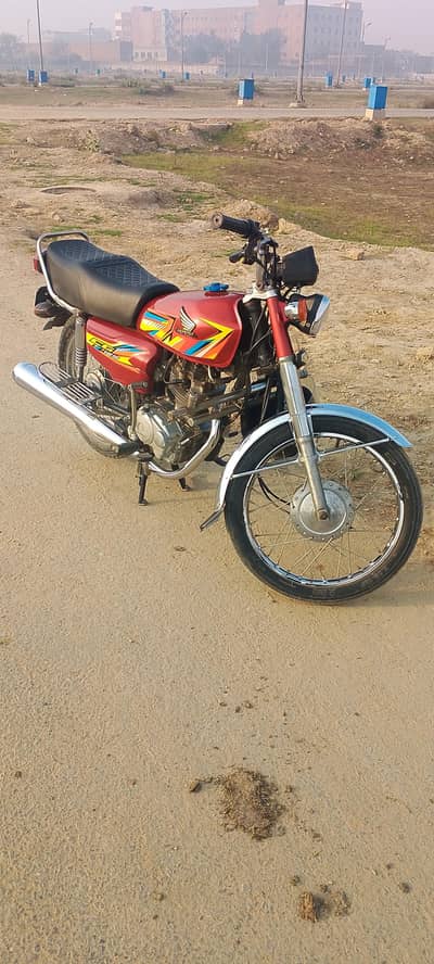 Honda 125 for sale 2016 red color  03264759101