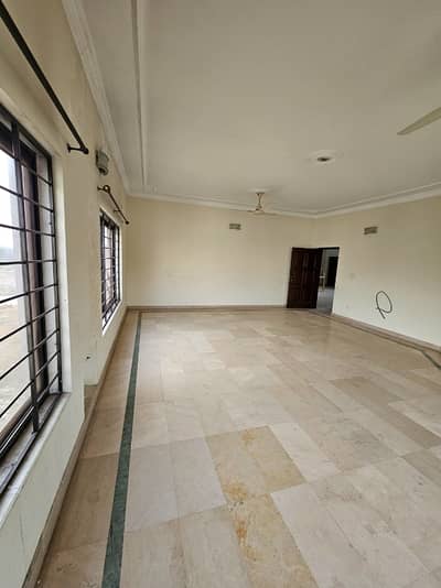 24 Marla Corner Upper Portion With Separate Gate & 2 Car Parking Servant Quarter G-14/4