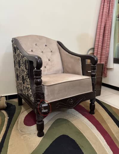 Elegant Wooden Sofa Set – 3+1+1 – Excellent Condition, Gorgeous Design