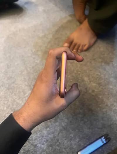 iPhone Xr 0321-39054-07 whatsapp