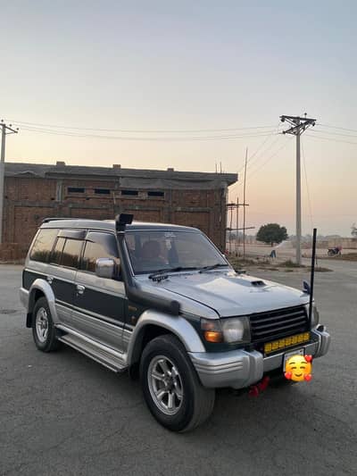 Mitsubishi pajero 1993 03071765229