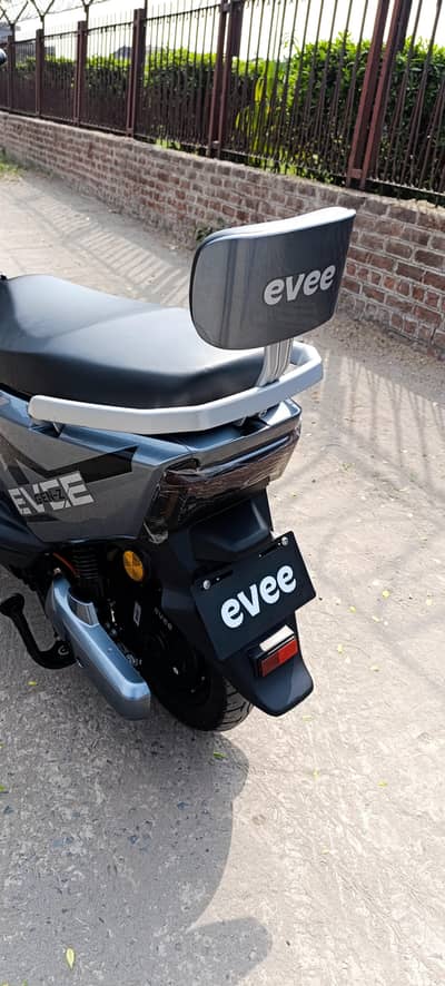 evee Gen -Z electric scooter ,new condition ,