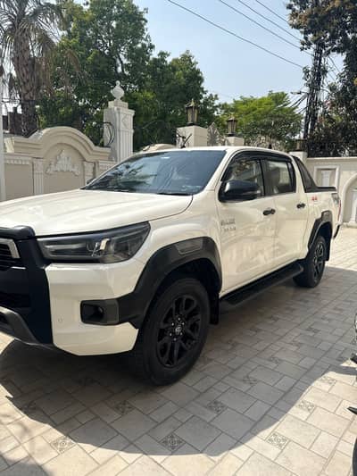 Toyota Hilux 2022 [ URGENT SALE ]