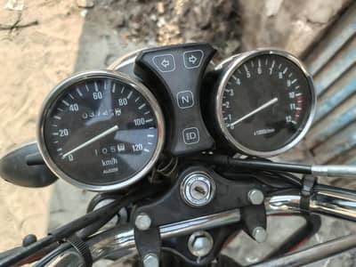 Suzuki 150 totel  original only drive 3600 km first owner