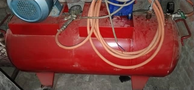 air compressor for sale . use 2 day . only . 03035196439