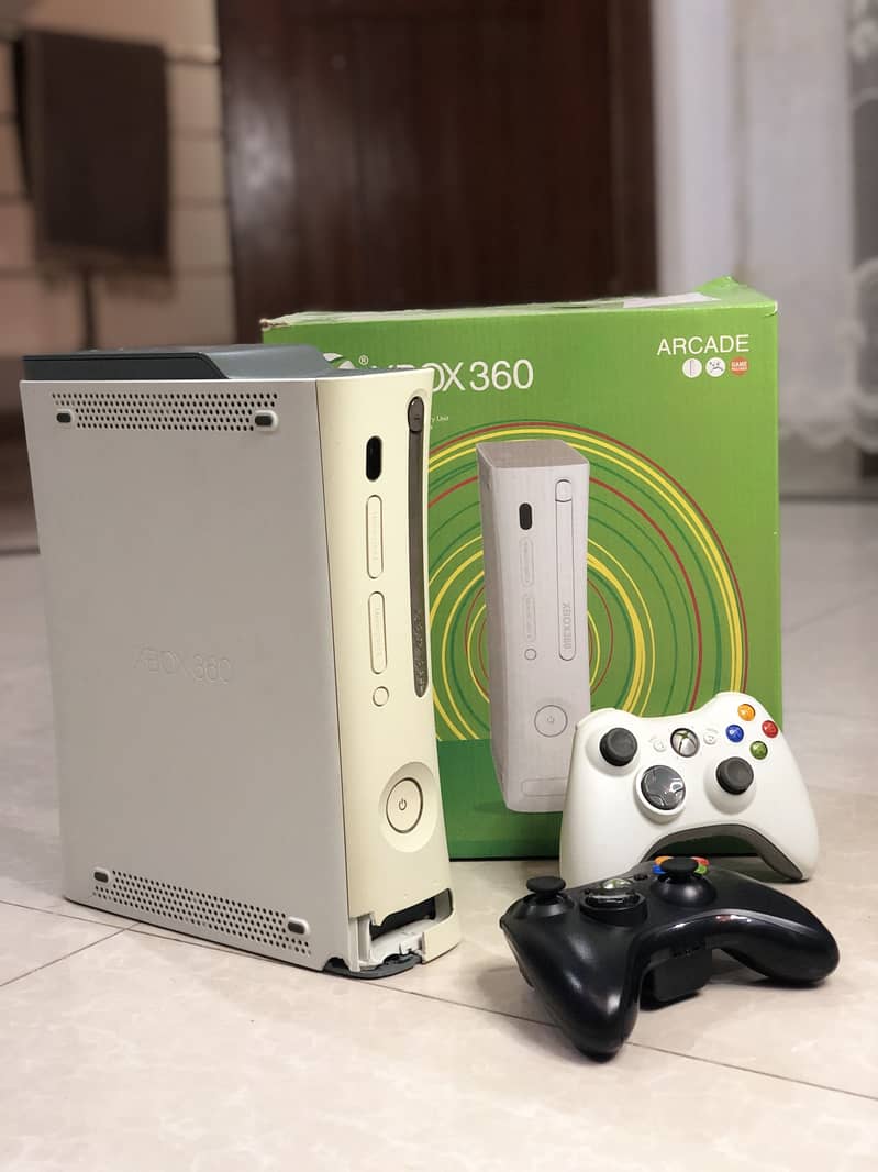 Xbox 360 with 2 wireless controller 0