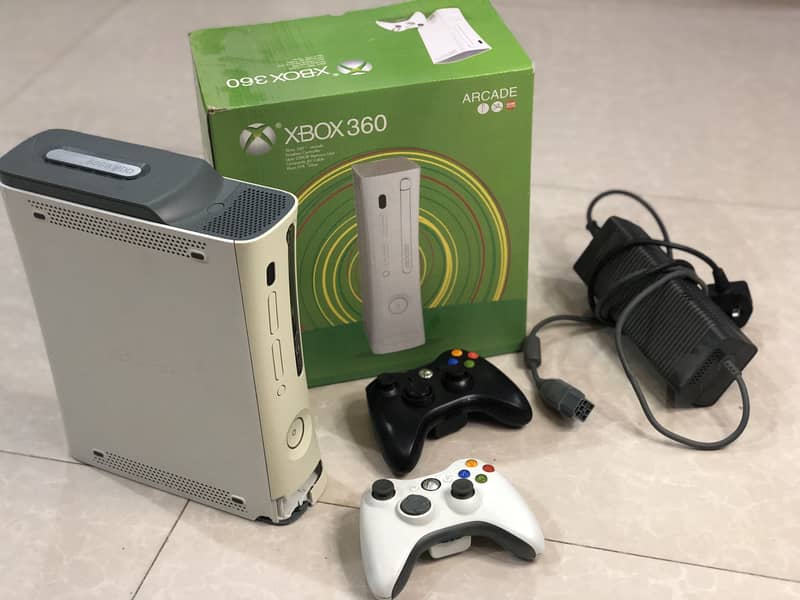 Xbox 360 with 2 wireless controller 1