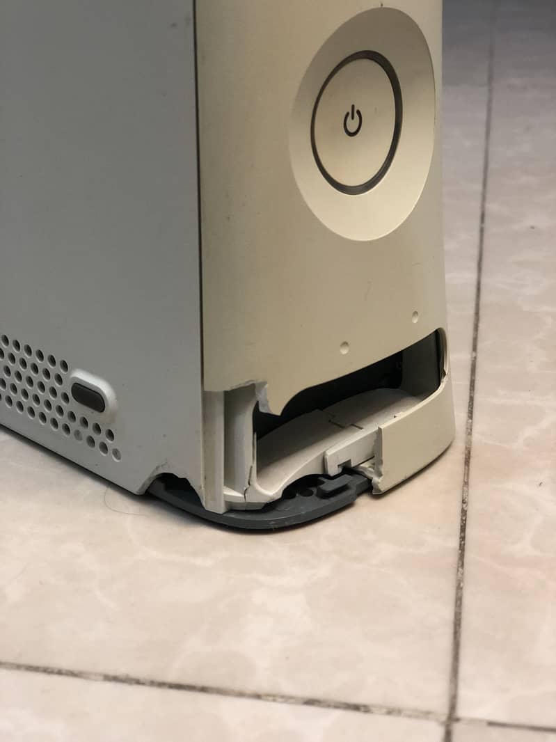 Xbox 360 with 2 wireless controller 3