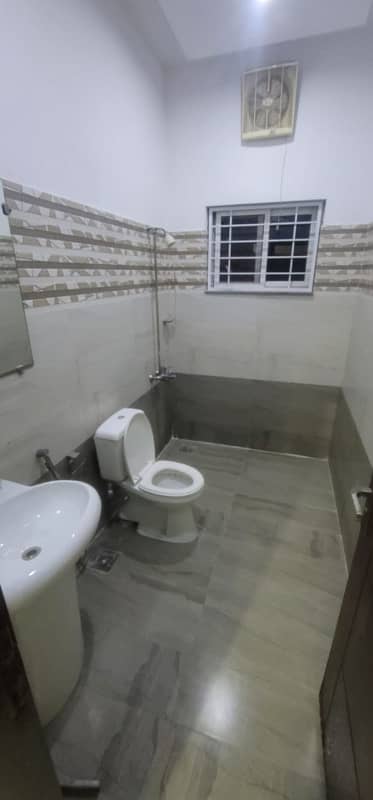 5 Marla ground floor for rent paragon city