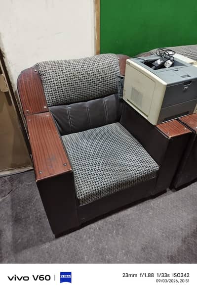 sofa 2 seter or 1 seater