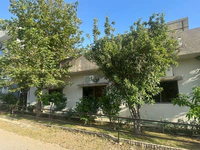 Corner House In G-16/4 Sized 1800 Square Feet Is Available