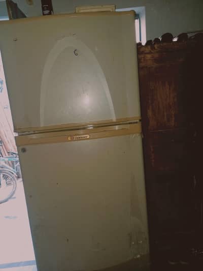 Dawlance Fridge Medium Size – Excellent Cooling – Good Condition
