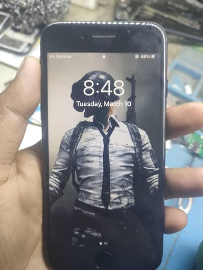 iphone 7 10/10 condition bilkul clear hai har chez okay hai 128gb hai