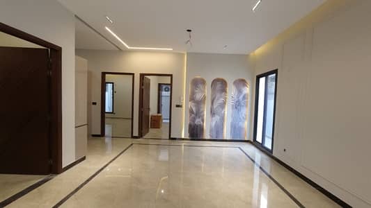 House Available For Sale Gulshan-e-Iqbal Block 7 (Prime Location)