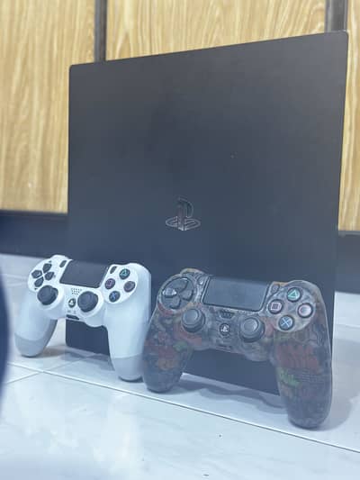 Ps4 pro Jailbreak with two controllers