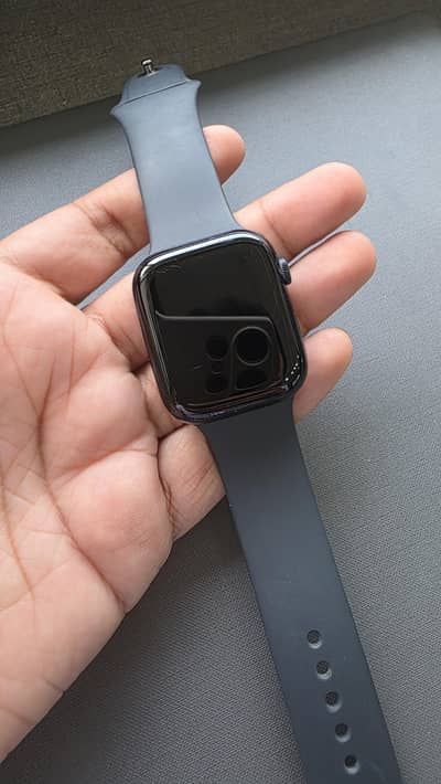 Apple watch series 8