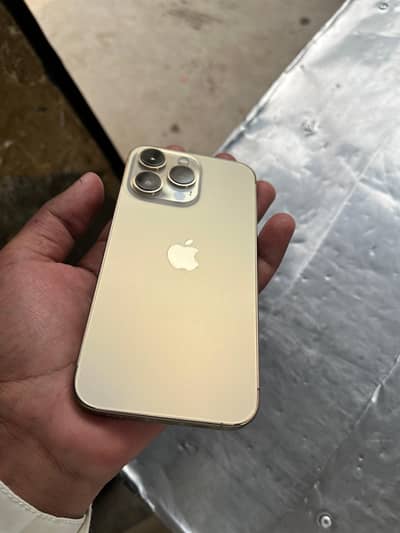 iphone 13 pro  256 gb.   health 90%  with box and cable