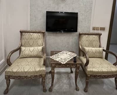 Royal design chairs with table