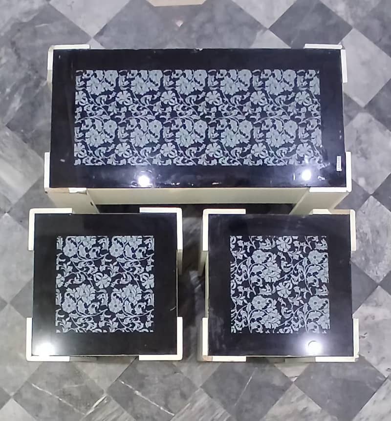 drowing room table 0