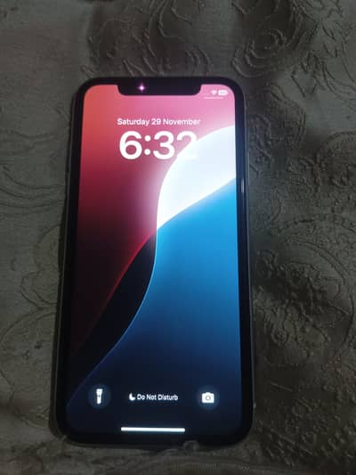 Iphone XR full lush condition 10/10 white cream color