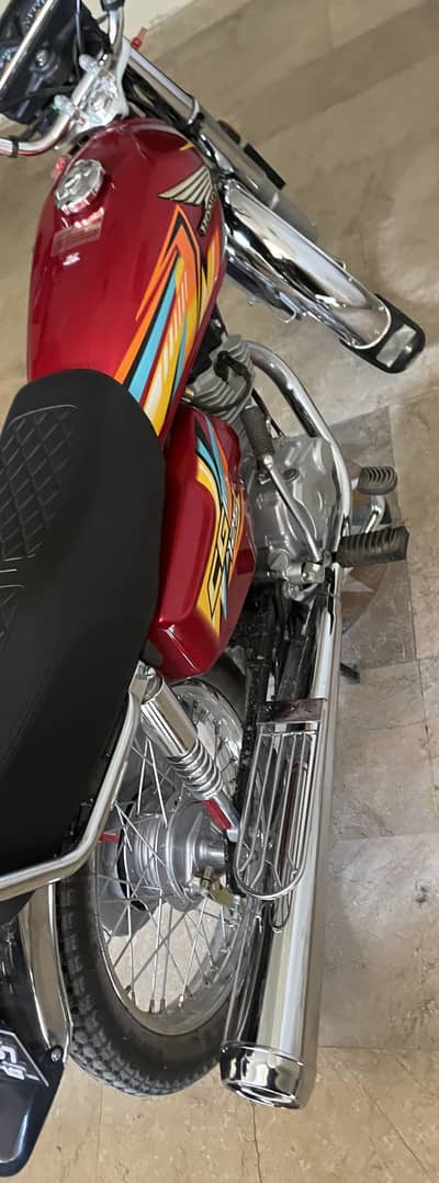 Lush condtion bike 125 like brand new