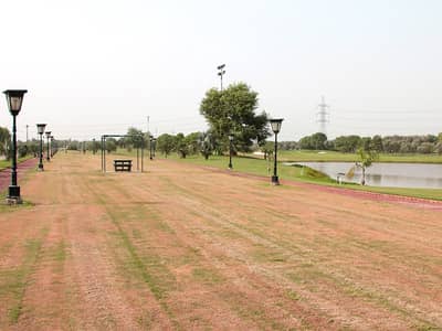 5 marla ideal plot in lake city for sale