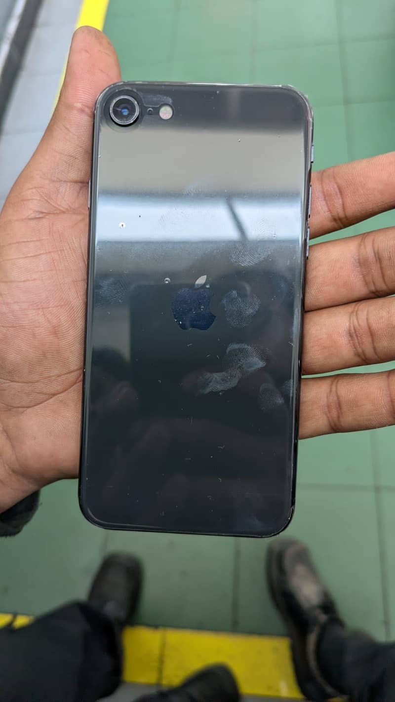 iPhone SE 8