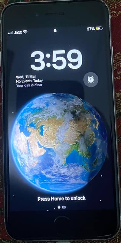 Iphone se for sale one hand use