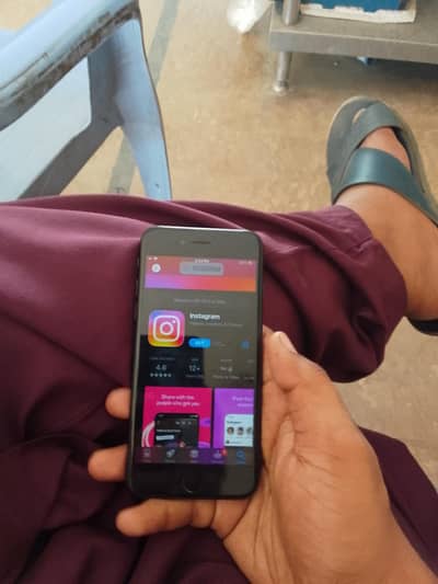 IPHONE 7 Jet black color