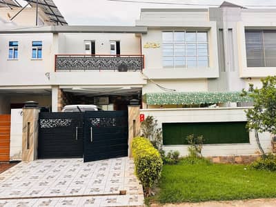 Prime Location Buch Executive Villas House Sized 5 Marla