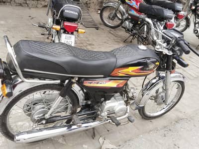Honda CD70 near clean single hand use. . . . condition lash pash