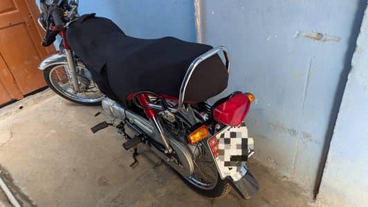 bhut hi pyara bike hai koi Kam nhi hai isme