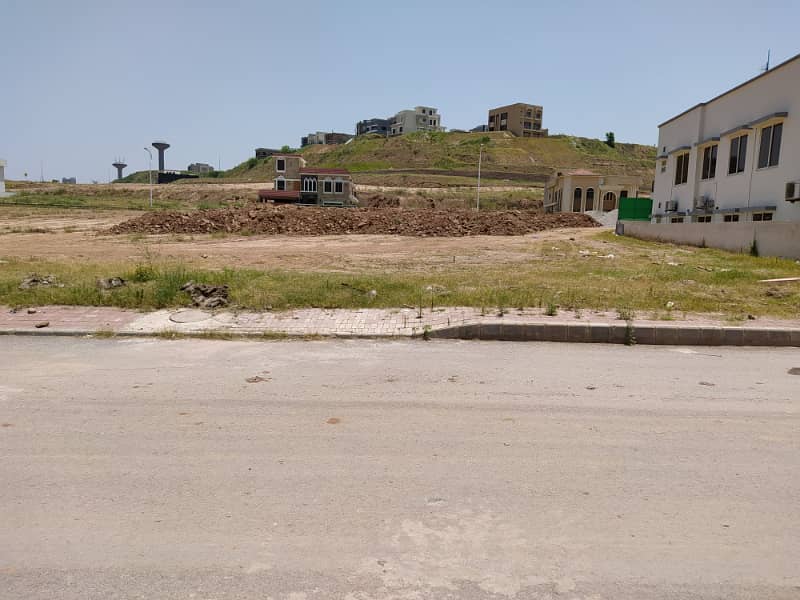 35 Marla Dead End Corner, Level, Solid and Extra Land Plot 0