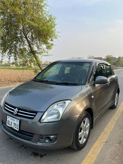 Suzuki swift DLX 2010 model