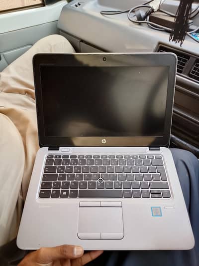 Urgent Sale Laptop HP EliteBook 820 G3 8GB 256GB SSD