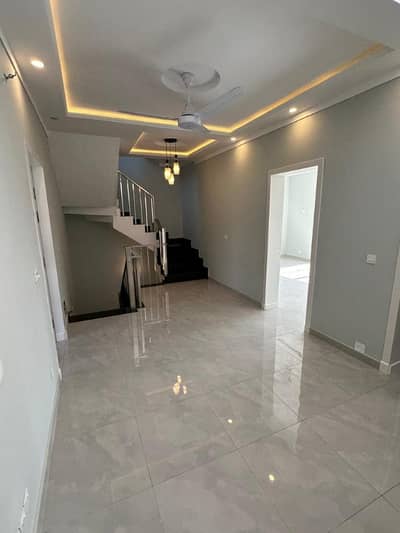 Bahria Enclave 5 Marla Front Open House Available For Rent