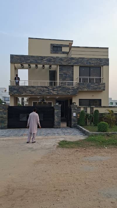 Ten Marla House Available For Rent Brand New