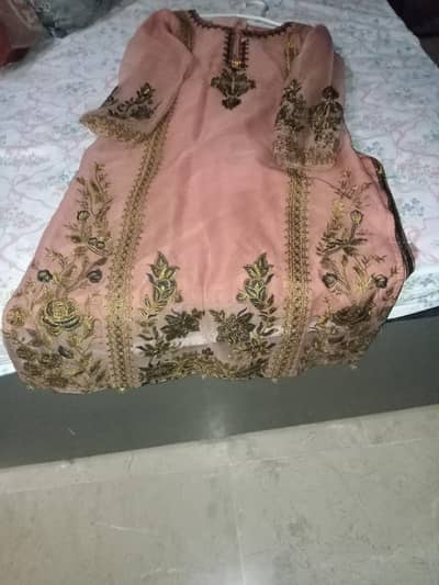 i want sell 3 piece suit in excellent condition