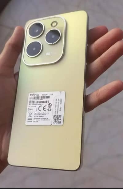 Infinix Hot 40 Gold | 256GB / 16GB RAM | 10/9.5 Condition | Clifton