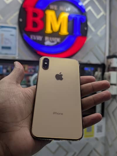 iPhone xs non pta 64 GB memory and 77 battery  My number 03214318641