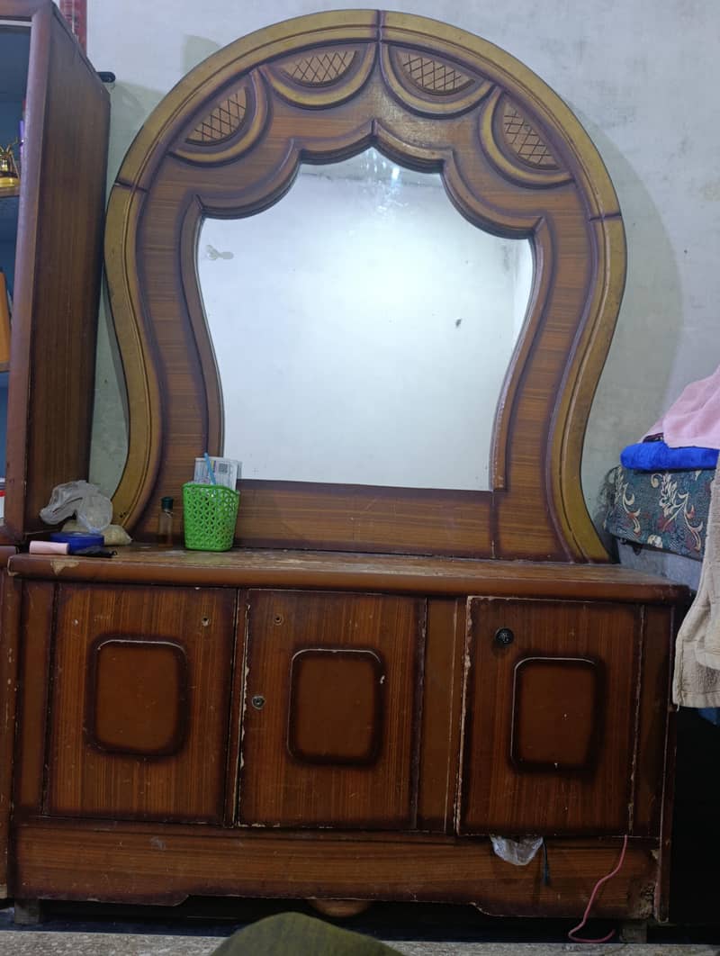 dressing table 0
