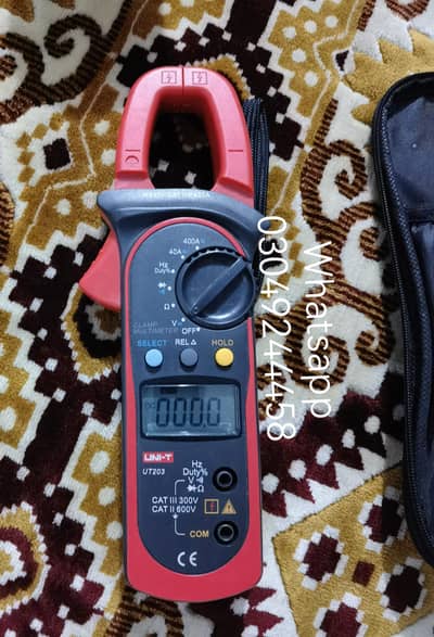 UNI-T AC DC CLAMP METER