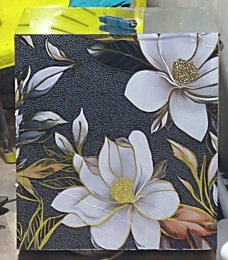 side table.    ,,,, 0