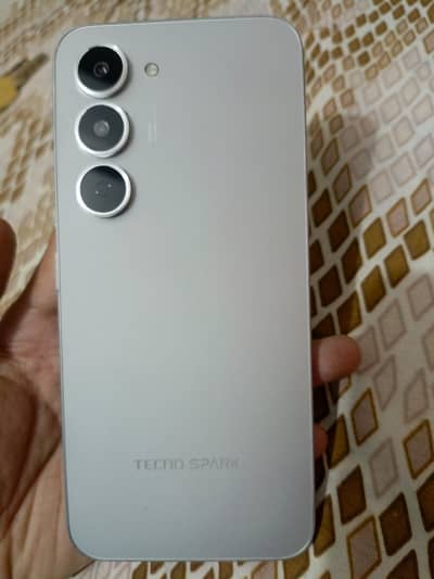 Tecno Spark 40 pro