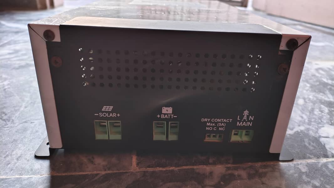 Simtek 100A Mppt solar controller 4