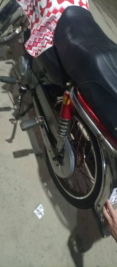 pak hero 10model bike bilkul fit hy koi kaam ni hy new engine krwaya h