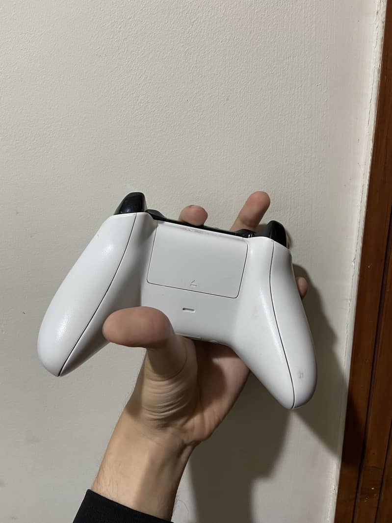 Xbox one s controller 2