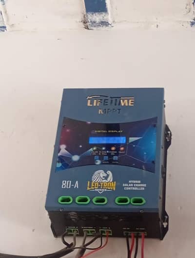 mppt charge controller like new