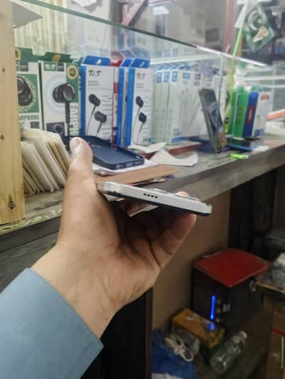 4-ram -64-rom box stha ni hy